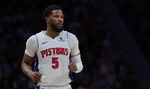 贝弗利：马利克-比斯利精神状态不错 他有信心下赛季能留在NBA