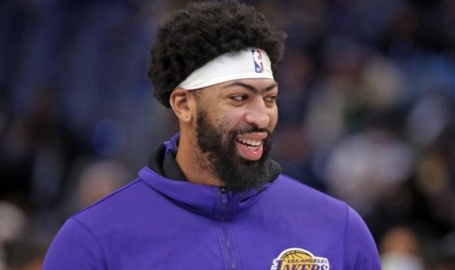 电竞战绩-浓眉将出战季前赛首战 对新赛季防守配置感到满意