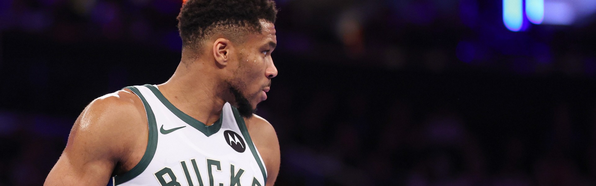 电竞战绩-字母哥：努力拼搏&amp;以正确方式比赛&amp;打无私的篮球 我们都没有做到