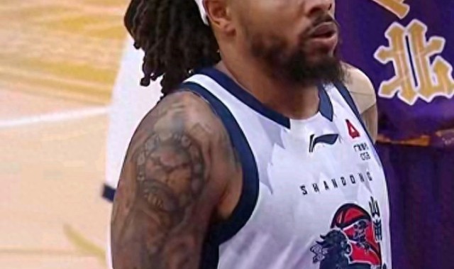 电竞战绩-邱彪这盘棋，新外援真不是来当“得分王”的！|琼斯|陶汉林|山东男篮|德雷克·鲍威尔|诺曼·鲍威尔_新浪体育_新浪新闻