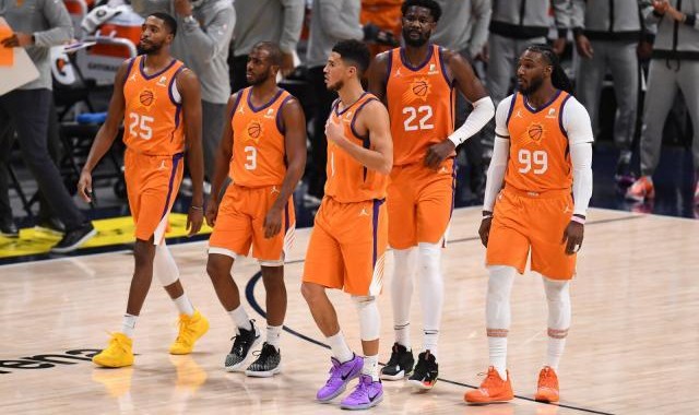 LOL Worlds 积分榜-3位年轻人告诉你在超巨身边打球是怎样一种体验？