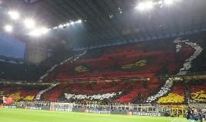 LOL Worlds 积分榜-米兰首战南看台球迷静默抗议，因主场禁止球迷领袖购票&amp;禁用横幅