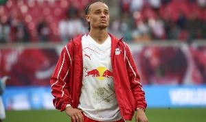 红牛CEO谈西蒙斯：有在谈判，但若没合适报价他就会留队