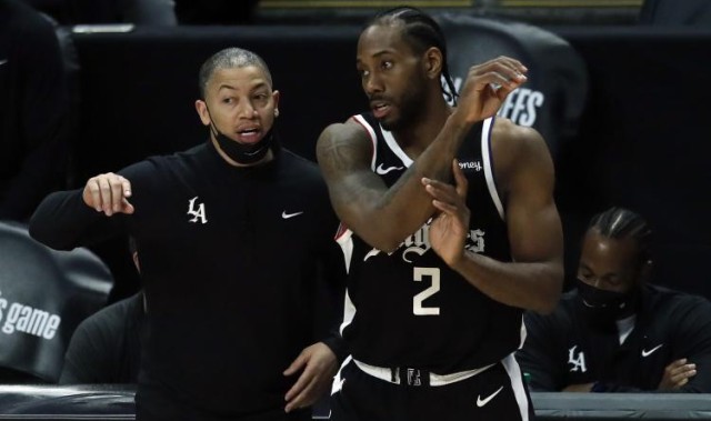 泰伦-卢：我给小卡展示乔丹&amp;amp;科比的脚步 他真的学进去了